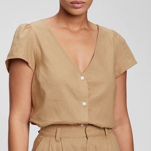 Gap V-neck button up linen shirt
